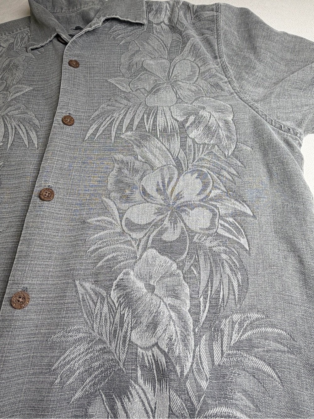 Tommy Bahama TB93 100% Silk Camp Shirt Gray Floral Hawaiian Men’s Medium - Picture 10 of 11